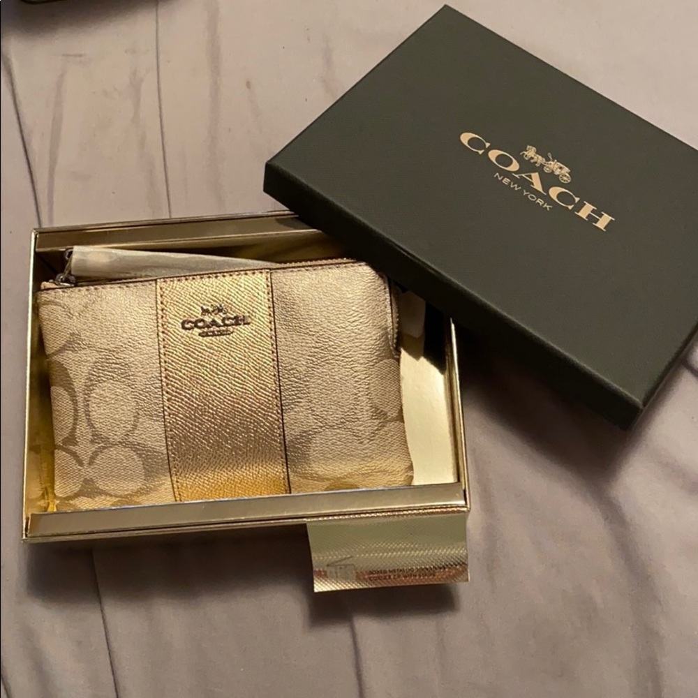 BRAND NEW IN BOX COACH WRISTLET
